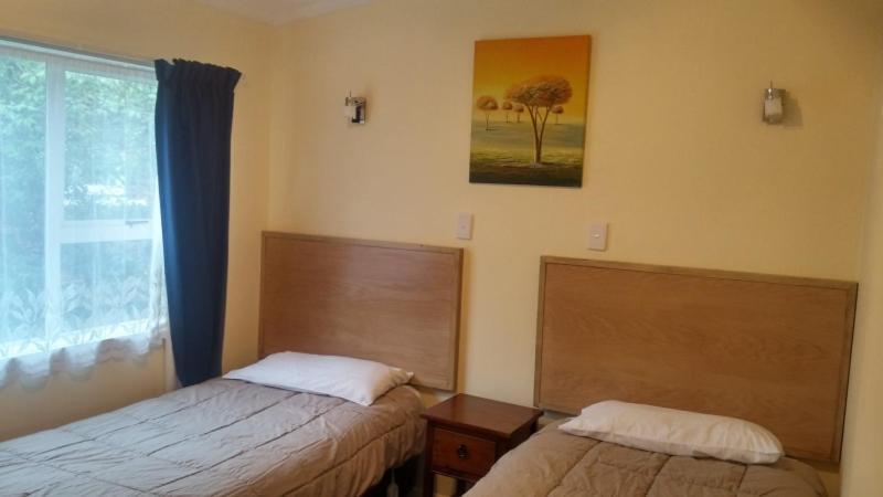 Bayfield Motel And Apartment Дьюндин Экстерьер фото